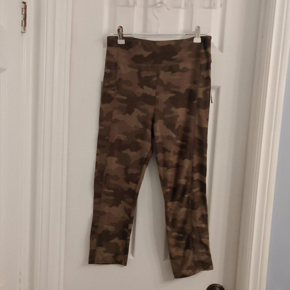 Camo Cropped Leggings